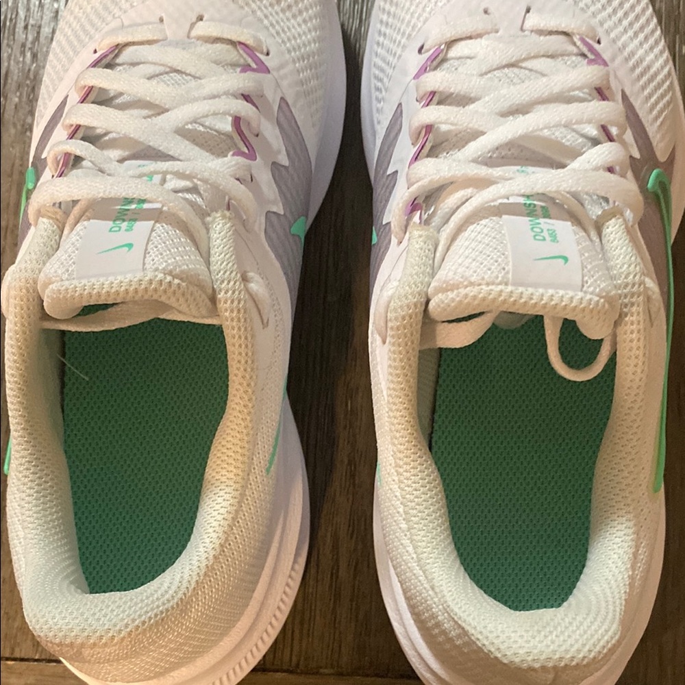 Nike Downshifter 11 ‘ White Signal Green’ - Picture 8 of 12